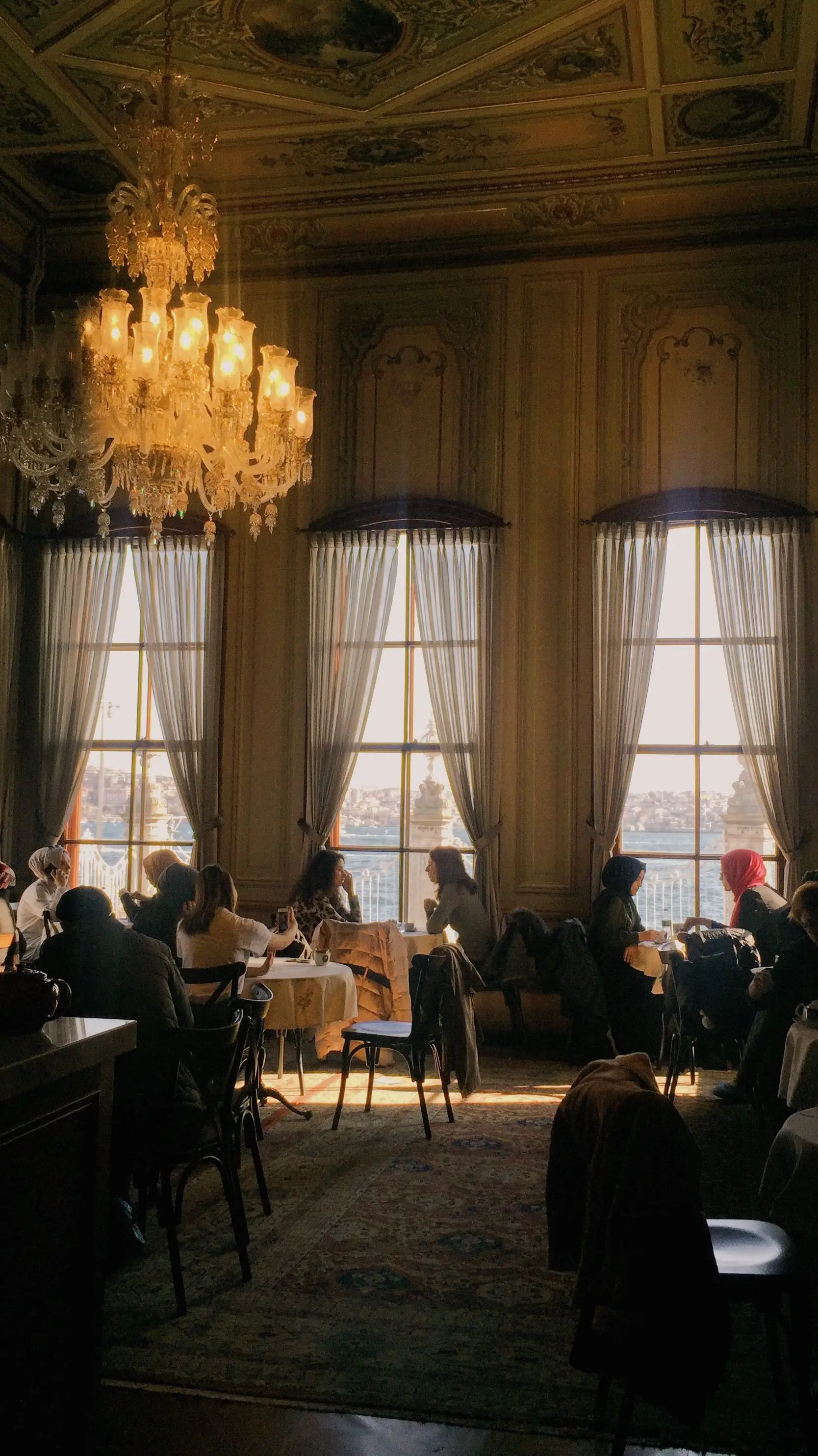 Royal Dining Room im ZelvessianRoyalcourt